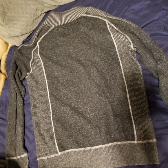 Buckle pullover - Picture 2 of 4